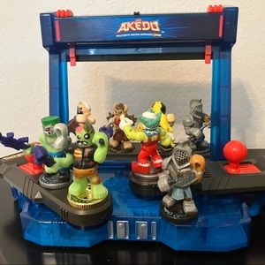 Akedo Battle Arena with 8 figures